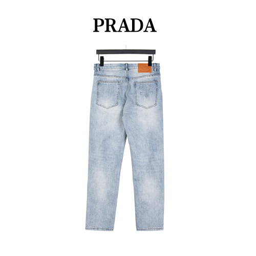 PRDPrada jeans lavati con logo classico in rilievo sulla tasca posteriore