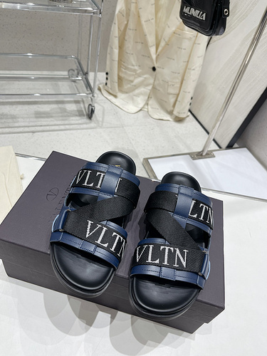 Valentino men's and women's shoes Code: 0319B70 Size: Women's 35-40/Men's 39-45
