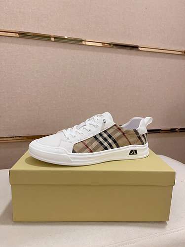 Scarpe Uomo Burberry Codice 0423B50 Taglia 3844