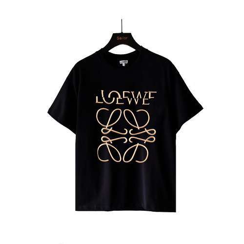 T-shirt a maniche corte con logo ricamato in filo d'oro LE Luo Yiwei