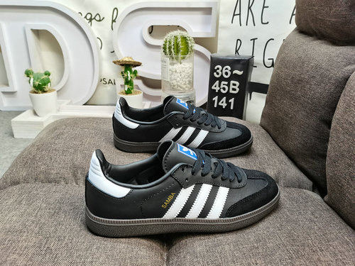 141DAdidas originals Busenitz Vulc adidas Nearly 70 years of classic Originals made of suede leather