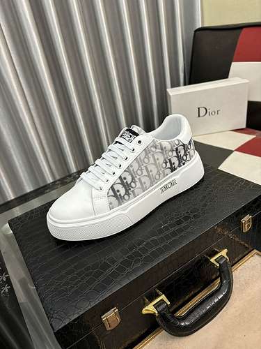 Scarpe Dior uomo Codice 0504B50 Taglia 3844