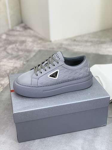 Scarpe Prada uomo Codice 0429C20 Taglia 3844 45 personalizzabili