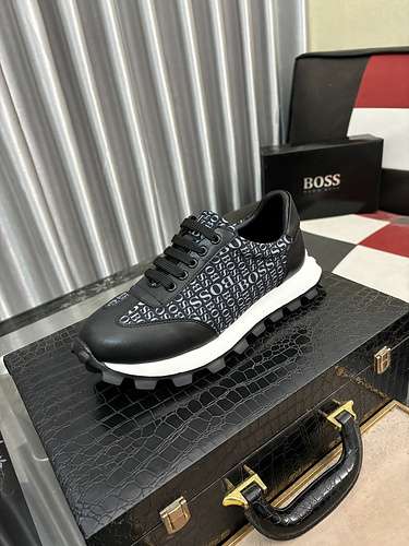 Scarpe uomo Boss Codice 0504B40 Taglia 3844