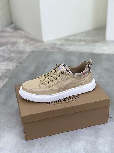 Scarpe uomo Burberry Codice 0502B30 Taglia 3844