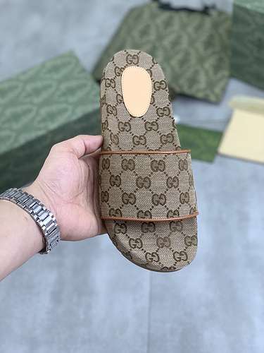 GUCCI men's and women's shoes Code: 0502B00 Size: 35-44