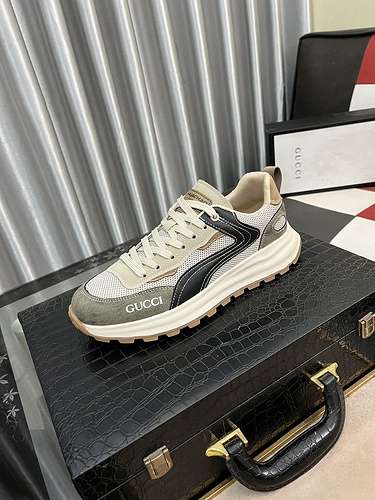 Scarpe uomo GUCCI Codice 0503B50 Taglia 3844