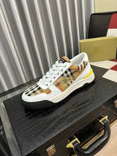 Scarpe uomo Burberry Codice 0504B50 Taglia 3844