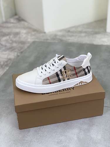 Scarpe uomo Burberry Codice 0502B20 Taglia 3844