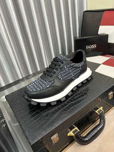 Scarpe uomo Boss Codice 0504B40 Taglia 3844