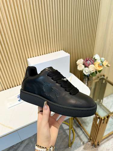 Burberry men's and women's shoes Code: 0506C40 Size: Women's 35-40, Men's 39-45 (35, 45 customized)