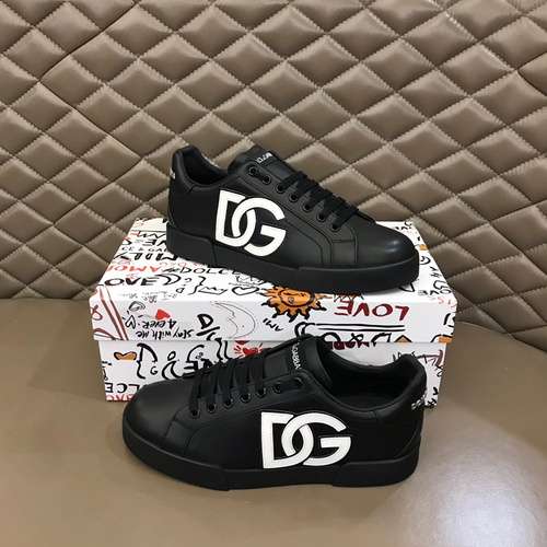 Scarpe da uomo Dolce amp Gabbana codice 0508B40 taglia 3844