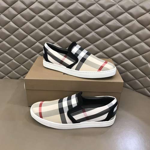 Scarpe uomo Burberry Codice 0508B30 Taglia 3844