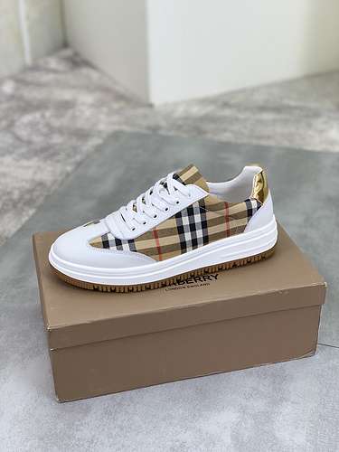 Scarpe uomo Burberry Codice 0516B40 Taglia 3844