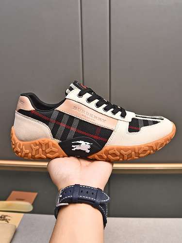 Scarpe uomo Burberry Codice 0529B30 Taglia 3844 45 personalizzate