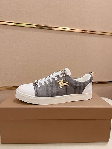 Scarpe Uomo Burberry Codice 0524B30 Taglia 3844