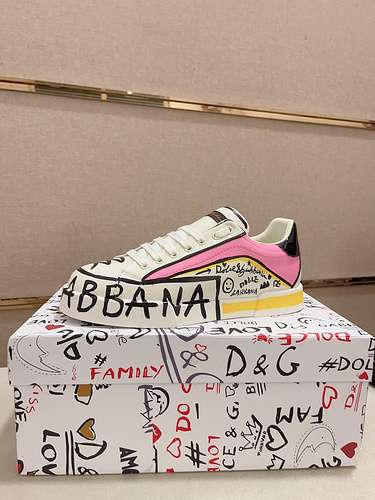 Scarpe da uomo e da donna Dolce amp Gabbana Codice 0524D80 Taglia 3646 le taglie da donna sono inter