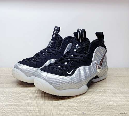 Nike Foamposite Pro "Silver Surfer" Silver Surfer Nero Argento