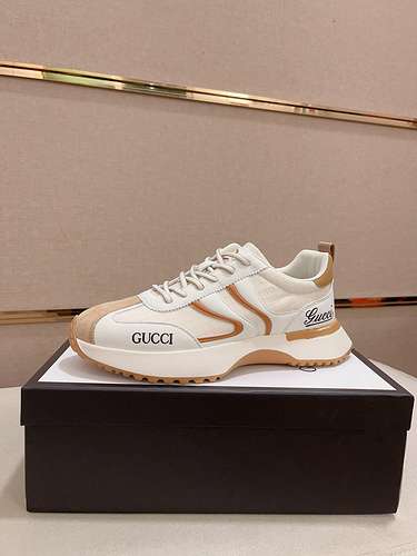 Scarpe uomo GUCCI Codice 0524B60 Taglia 3844