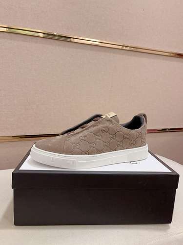 Scarpe uomo GUCCI Codice 0606B60 Taglia 3844