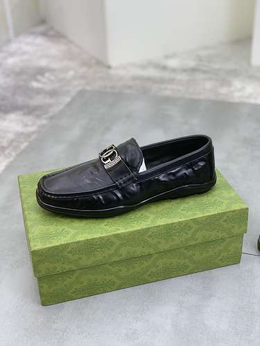 Scarpe uomo GUCCI Codice 0614B30 Taglia 3844