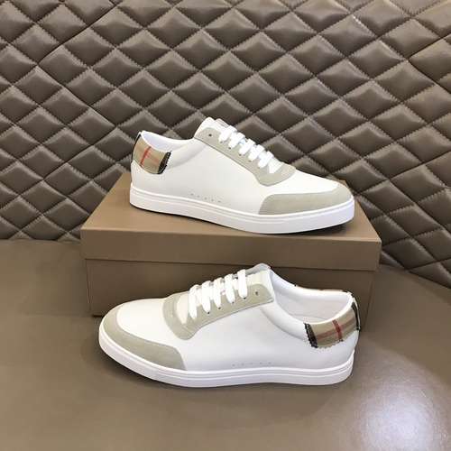 Scarpe uomo Burberry Codice 0622B50 Taglia 3844