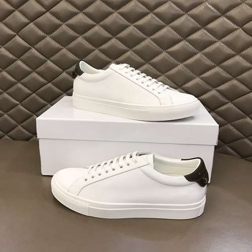 Scarpe uomo Givenchy Codice 0621B40 Taglia 3844