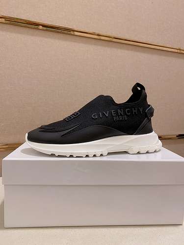 Scarpe uomo Givenchy Codice 0616B90 Taglia 3844