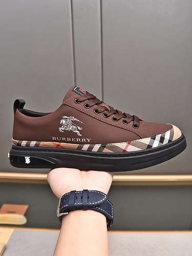 Scarpe uomo Burberry Codice 0623B30 Taglia 3844 45 personalizzate