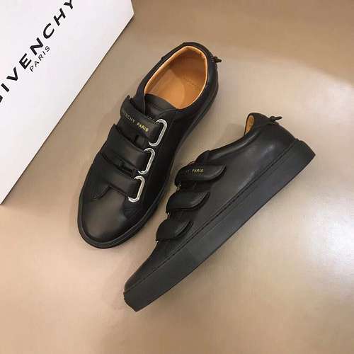 Scarpe uomo Givenchy Codice 0621B40 Taglia 3844