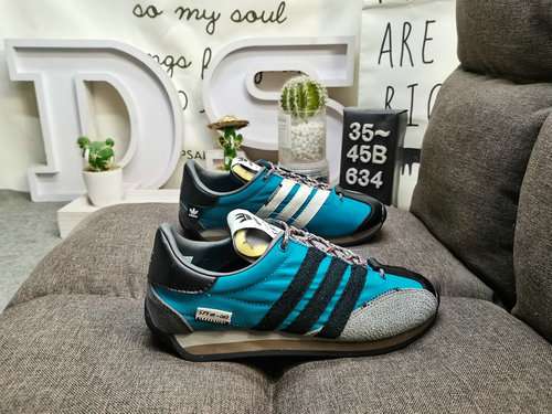 634Dadidas Questa serie presenta anche