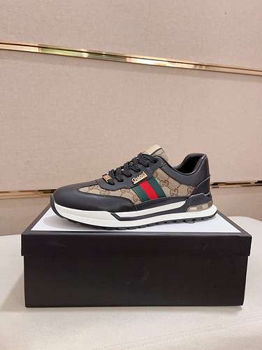 Scarpe uomo GUCCI Codice 0628B40 Taglia 3844