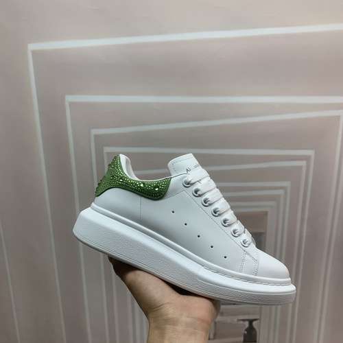 McQueen* Zapatos para hombre y mujer Código: 0318C70 Talla: Mujer 34-41., Hombre 38-46 Observaciones