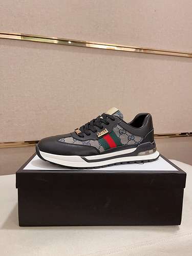 Scarpe uomo GUCCI Codice 0628B40 Taglia 3844