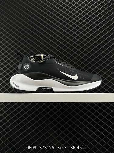 3 Nike NK Infinity Run 4 GoreTex Scarpe da corsa da strada impermeabili Nike FB297 Il corpo della sc