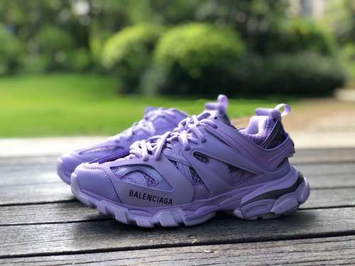 Balenciaga 30 Viola Balenciaga Triple S scarpe da papà Balenciaga