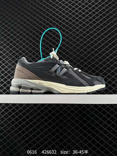 6 New Balance M96R Retro Item Negli ultimi due anni New Balance deve essere uno dei marchi di scarpe