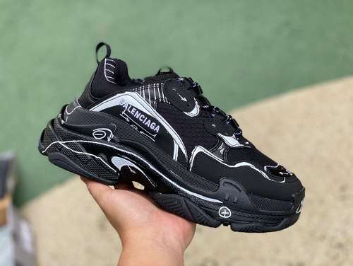 Balenciaga graffiti neri Balenciaga Triple S scarpe stringate moda basse da papà uomo nere bidimensi