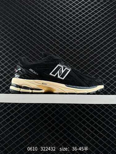 6 New Balance M96R Retro Item Negli ultimi due anni New Balance deve essere uno dei marchi di scarpe