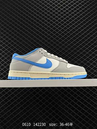 Nike Dunk Low quotAthletic Departmentquot Nike SB Low Grigio Bianco Blu La tomaia è principalmente b