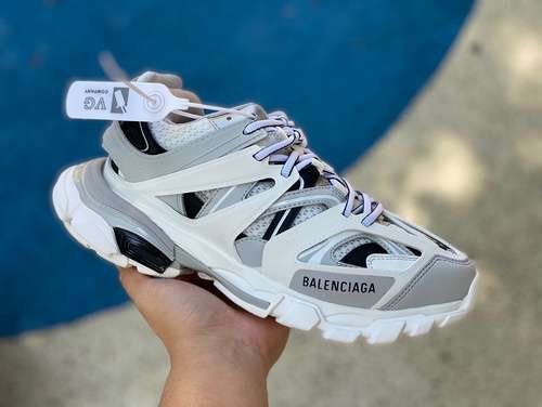 Balenciaga 30 bianco grigio e nero Balenciaga Triple S scarpe da papà Balenciaga