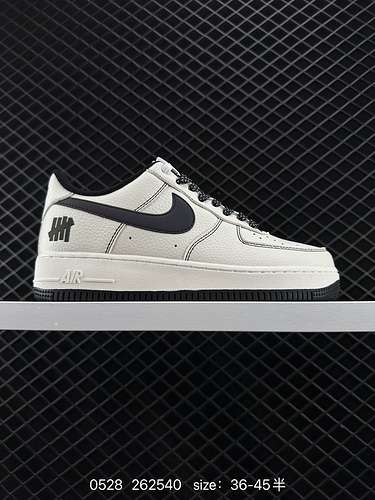 2 Nike Air Force Low Air Force 1 sneakers sportive casual versatili decostruite lowtop La combinazio