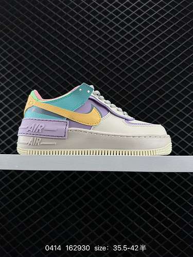 Le scarpe Nike Air Force Shadow Nike Air Force 1 lowtop rosa verde e bianco macaron si basano sulla 