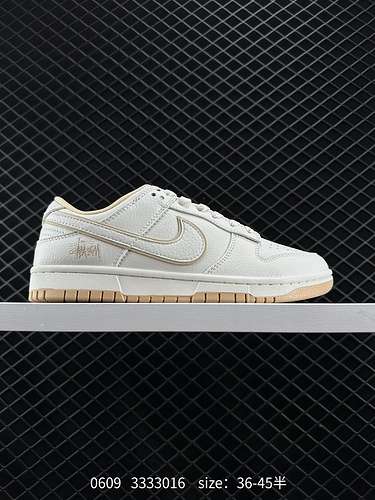 8 Prezzi speciali Nike Nike Dunk Low Retro Sneakers Retro Sneakers Come una classica scarpa da baske