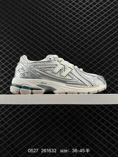 6 New Balance M96R Retro Item Negli ultimi due anni New Balance deve essere uno dei marchi di scarpe