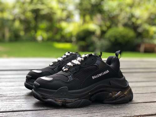 Balenciaga cuscino d'aria anima nera Balenciaga Balenciaga Triple S Clear Sole scarpe da papà basse 