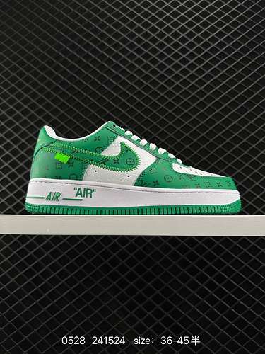 2 Nike Air Force Low Air Force 1 sneakers sportive casual versatili decostruite lowtop La combinazio