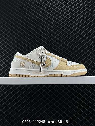 24 Nike Nike Dunk Low Retro Sneakers Retro Sneakers Come una classica scarpa da basket degli anni '8