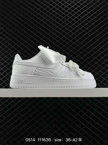 8 Nike Air Force Low LX quotTriple Whitequot Fiocco bianco San Valentino Air Force One sneakers bass