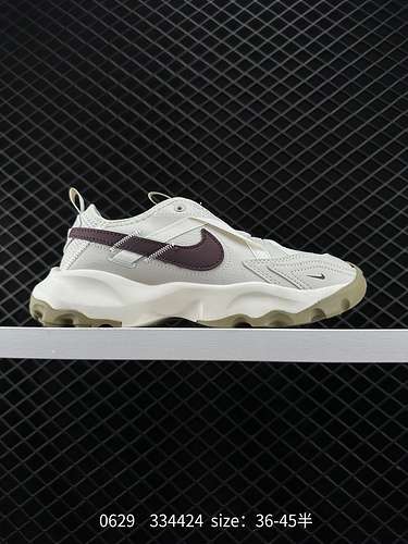 2 Nike TC 79 è un articolo popolare La cinghia intrecciata, i ganci, nonché il percorso e la chiusur